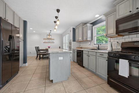Tiny photo for 12 Boardwalk Circle, Bloomington, IL 61701 (MLS # 12646356)