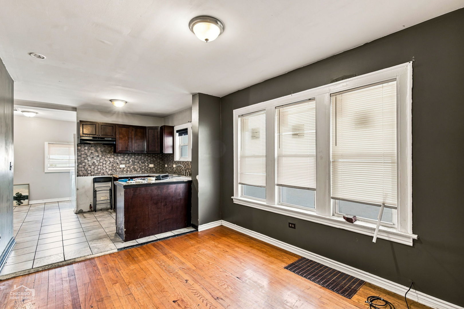 610 E 87TH Place