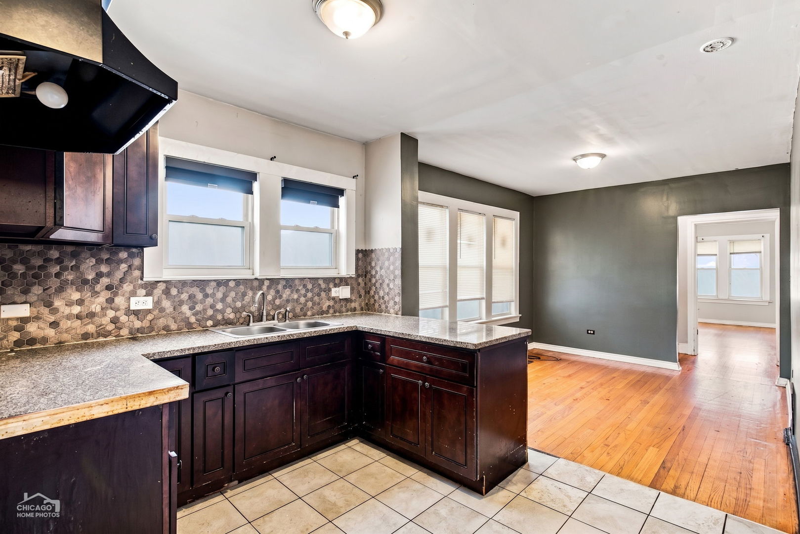 610 E 87TH Place