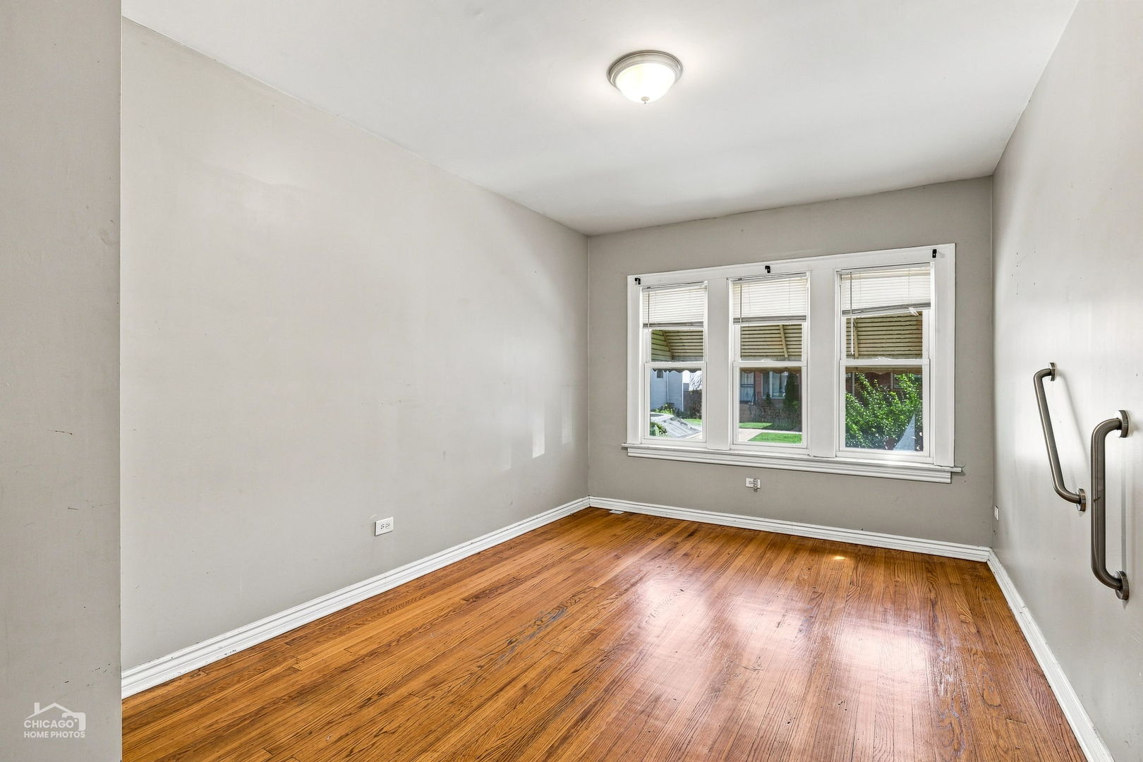 610 E 87TH Place
