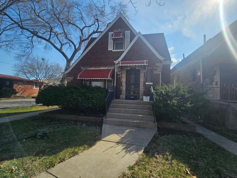 Photo of 10401 S Forest Avenue, Chicago, IL 60628 (MLS # 12713574)