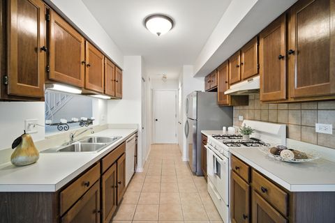 Tiny photo for 272 Juniper Circle, Streamwood, IL 60107 (MLS # 12446471)
