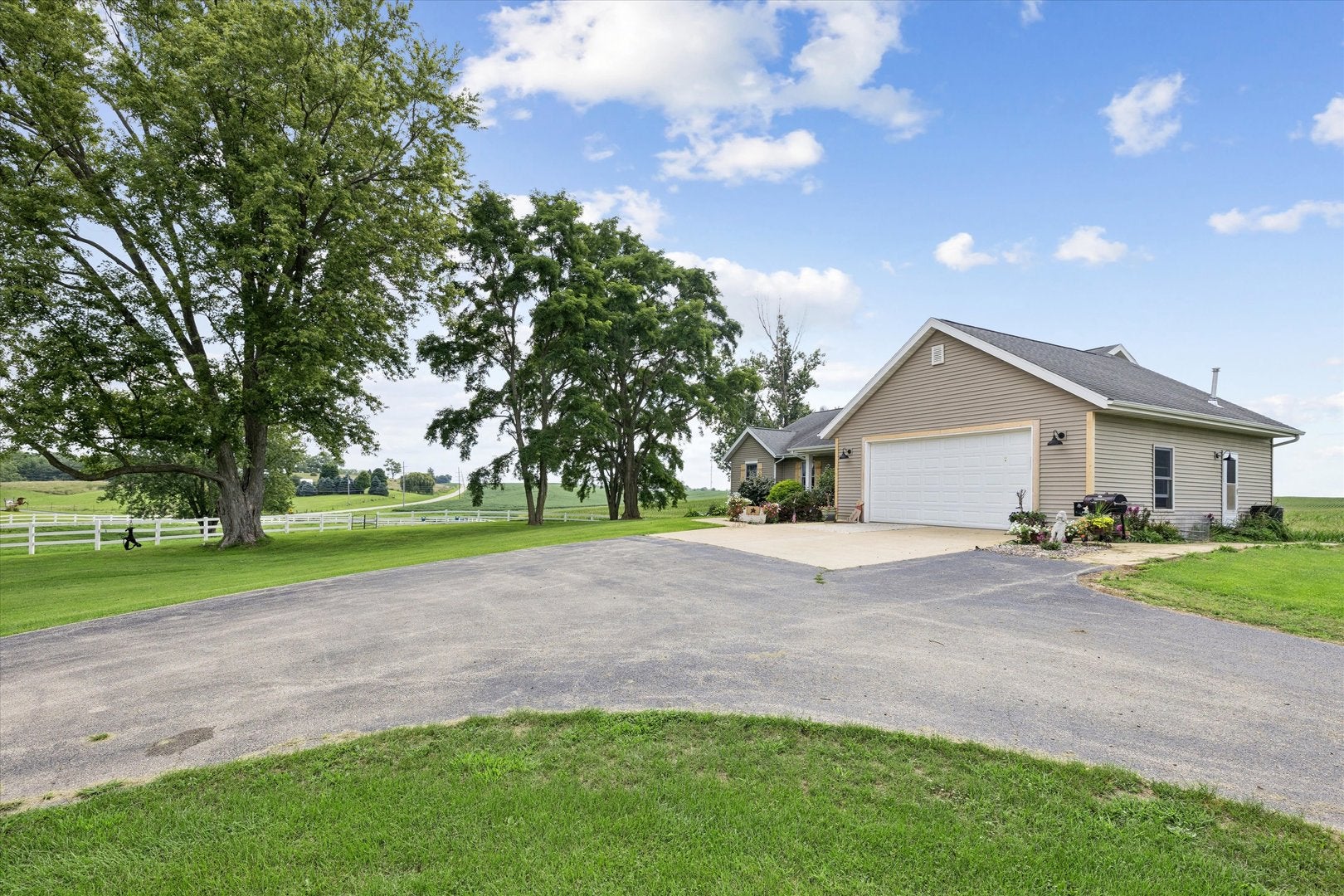 12433 Prairie Center Road