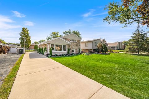 Tiny photo for 1025 N KNIGHT Avenue, Park Ridge, IL 60068 (MLS # 12497417)
