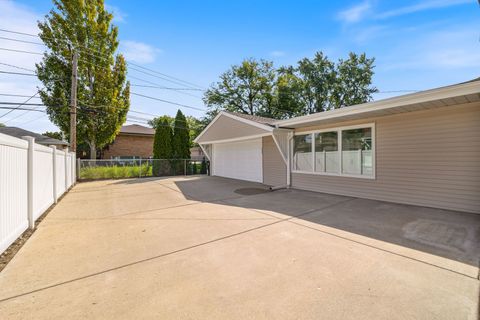 Tiny photo for 1025 N KNIGHT Avenue, Park Ridge, IL 60068 (MLS # 12497417)