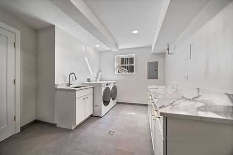 Tiny photo for 1025 N KNIGHT Avenue, Park Ridge, IL 60068 (MLS # 12497417)