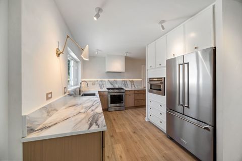 Tiny photo for 1025 N KNIGHT Avenue, Park Ridge, IL 60068 (MLS # 12497417)