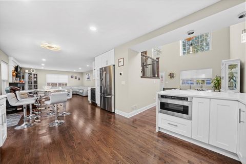 Tiny photo for Bensenville, IL 60106 (MLS # 12499865)