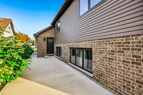 Tiny photo for 8200 S Normandy Avenue, Burbank, IL 60459 (MLS # 12515436)