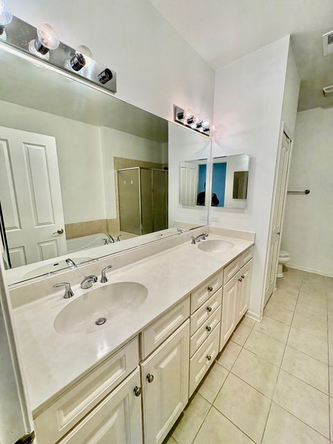 Tiny photo for 30 Beaconsfield Court #30, Lincolnshire, IL 60069 (MLS # 12608052)