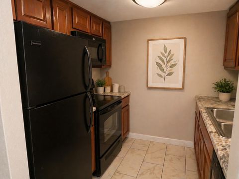 Tiny photo for 1 Renaissance Place #720, Palatine, IL 60067 (MLS # 12625704)