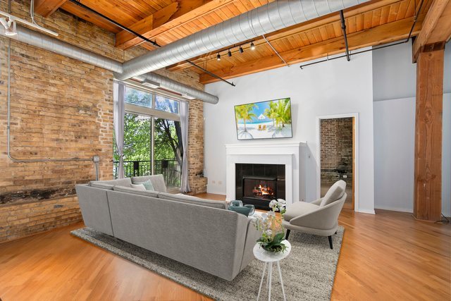 1740 N MAPLEWOOD Avenue 218