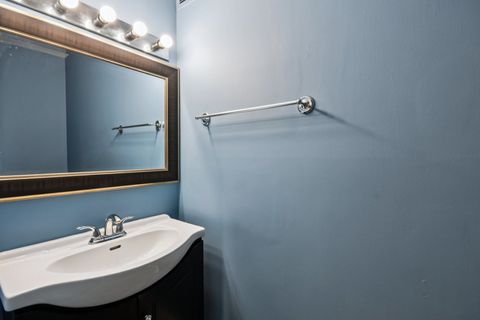 Tiny photo for 1331 S Finley Road #413, Lombard, IL 60148 (MLS # 12617328)