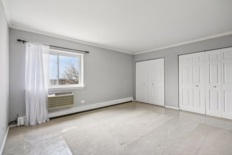 Tiny photo for 1331 S Finley Road #413, Lombard, IL 60148 (MLS # 12617328)