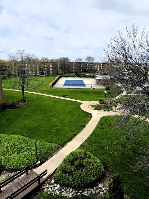 Tiny photo for 1331 S Finley Road #413, Lombard, IL 60148 (MLS # 12617328)