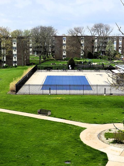 Tiny photo for 1331 S Finley Road #413, Lombard, IL 60148 (MLS # 12617328)