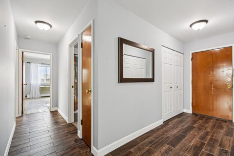 Tiny photo for 1331 S Finley Road #413, Lombard, IL 60148 (MLS # 12617328)