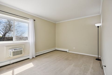 Tiny photo for 1331 S Finley Road #413, Lombard, IL 60148 (MLS # 12617328)