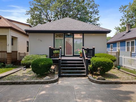 Photo of 13118 S Buffalo Avenue, Chicago, IL 60633 (MLS # 12459564)