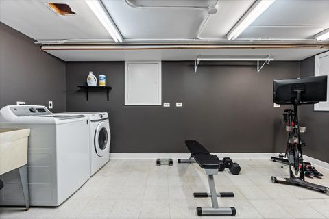 Tiny photo for 1104 S LINCOLN Avenue, Park Ridge, IL 60068 (MLS # 12596249)