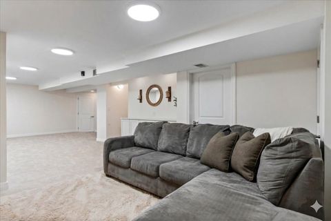 Tiny photo for 1104 S LINCOLN Avenue, Park Ridge, IL 60068 (MLS # 12596249)