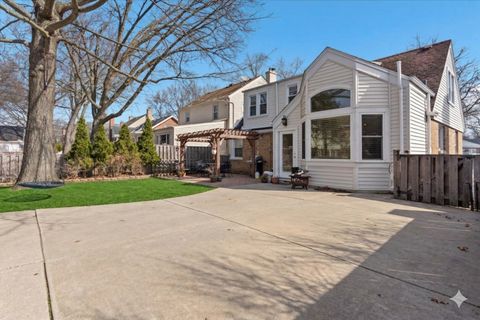 Tiny photo for 1104 S LINCOLN Avenue, Park Ridge, IL 60068 (MLS # 12596249)