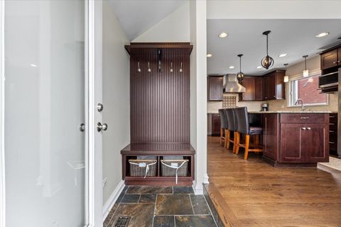 Tiny photo for 1104 S LINCOLN Avenue, Park Ridge, IL 60068 (MLS # 12596249)