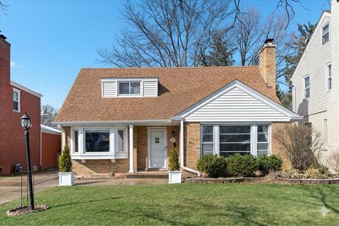 Tiny photo for 1104 S LINCOLN Avenue, Park Ridge, IL 60068 (MLS # 12596249)