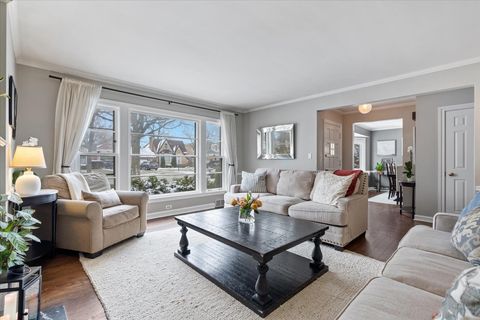 Tiny photo for 1104 S LINCOLN Avenue, Park Ridge, IL 60068 (MLS # 12596249)