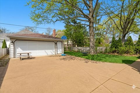 Tiny photo for 1104 S LINCOLN Avenue, Park Ridge, IL 60068 (MLS # 12596249)