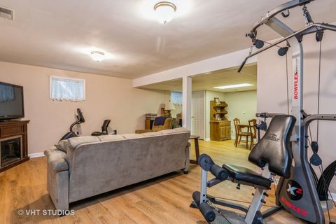 Tiny photo for 723 Queens Gate Circle, Sugar Grove, IL 60554 (MLS # 12499511)