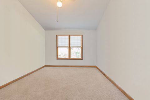 Tiny photo for 723 Queens Gate Circle, Sugar Grove, IL 60554 (MLS # 12499511)