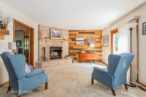Tiny photo for 723 Queens Gate Circle, Sugar Grove, IL 60554 (MLS # 12499511)