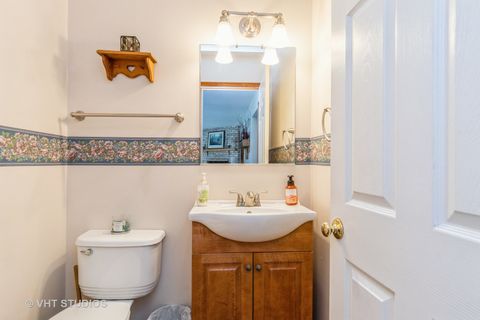 Tiny photo for 723 Queens Gate Circle, Sugar Grove, IL 60554 (MLS # 12499511)