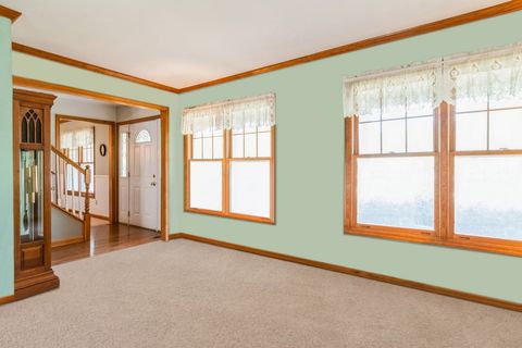 Tiny photo for 723 Queens Gate Circle, Sugar Grove, IL 60554 (MLS # 12499511)