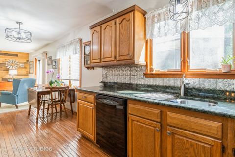 Tiny photo for 723 Queens Gate Circle, Sugar Grove, IL 60554 (MLS # 12499511)