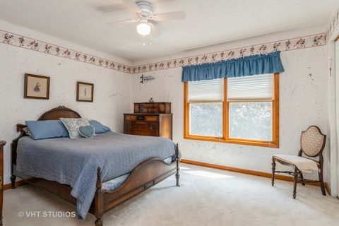 Tiny photo for 723 Queens Gate Circle, Sugar Grove, IL 60554 (MLS # 12499511)