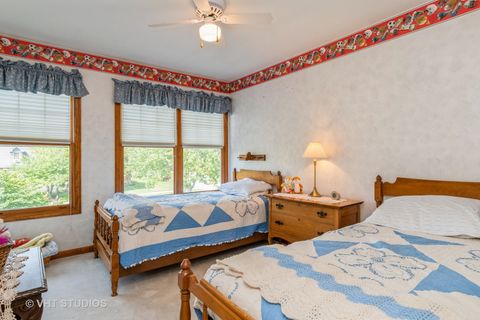 Tiny photo for 723 Queens Gate Circle, Sugar Grove, IL 60554 (MLS # 12499511)