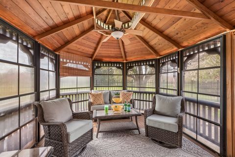 Tiny photo for 25246 N Abbey Glenn Drive, Hawthorn Woods, IL 60047 (MLS # 12605713)