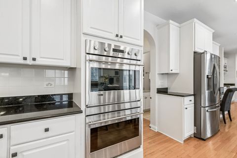 Tiny photo for 25246 N Abbey Glenn Drive, Hawthorn Woods, IL 60047 (MLS # 12605713)