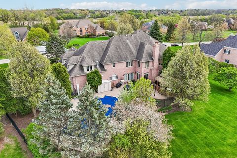 Tiny photo for 25246 N Abbey Glenn Drive, Hawthorn Woods, IL 60047 (MLS # 12605713)