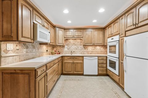 Tiny photo for 25246 N Abbey Glenn Drive, Hawthorn Woods, IL 60047 (MLS # 12605713)