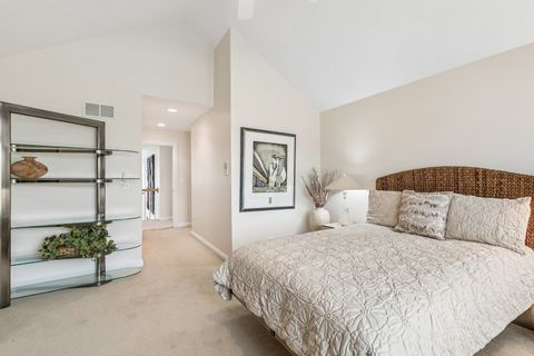 Tiny photo for 25246 N Abbey Glenn Drive, Hawthorn Woods, IL 60047 (MLS # 12605713)