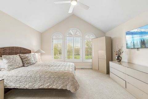 Tiny photo for 25246 N Abbey Glenn Drive, Hawthorn Woods, IL 60047 (MLS # 12605713)