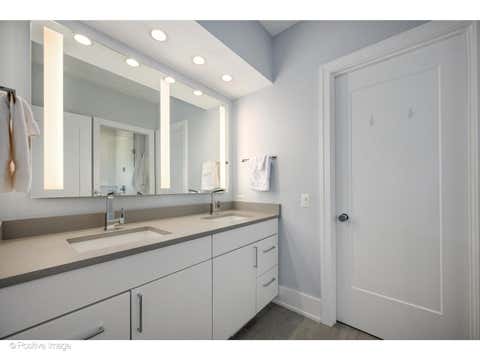 Tiny photo for 2107 W Bradley Place, Chicago, IL 60618 (MLS # 12638727)