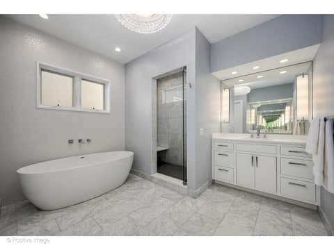 Tiny photo for 2107 W Bradley Place, Chicago, IL 60618 (MLS # 12638727)