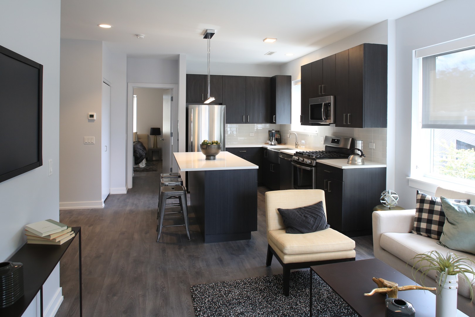 909 W Montana Street 403