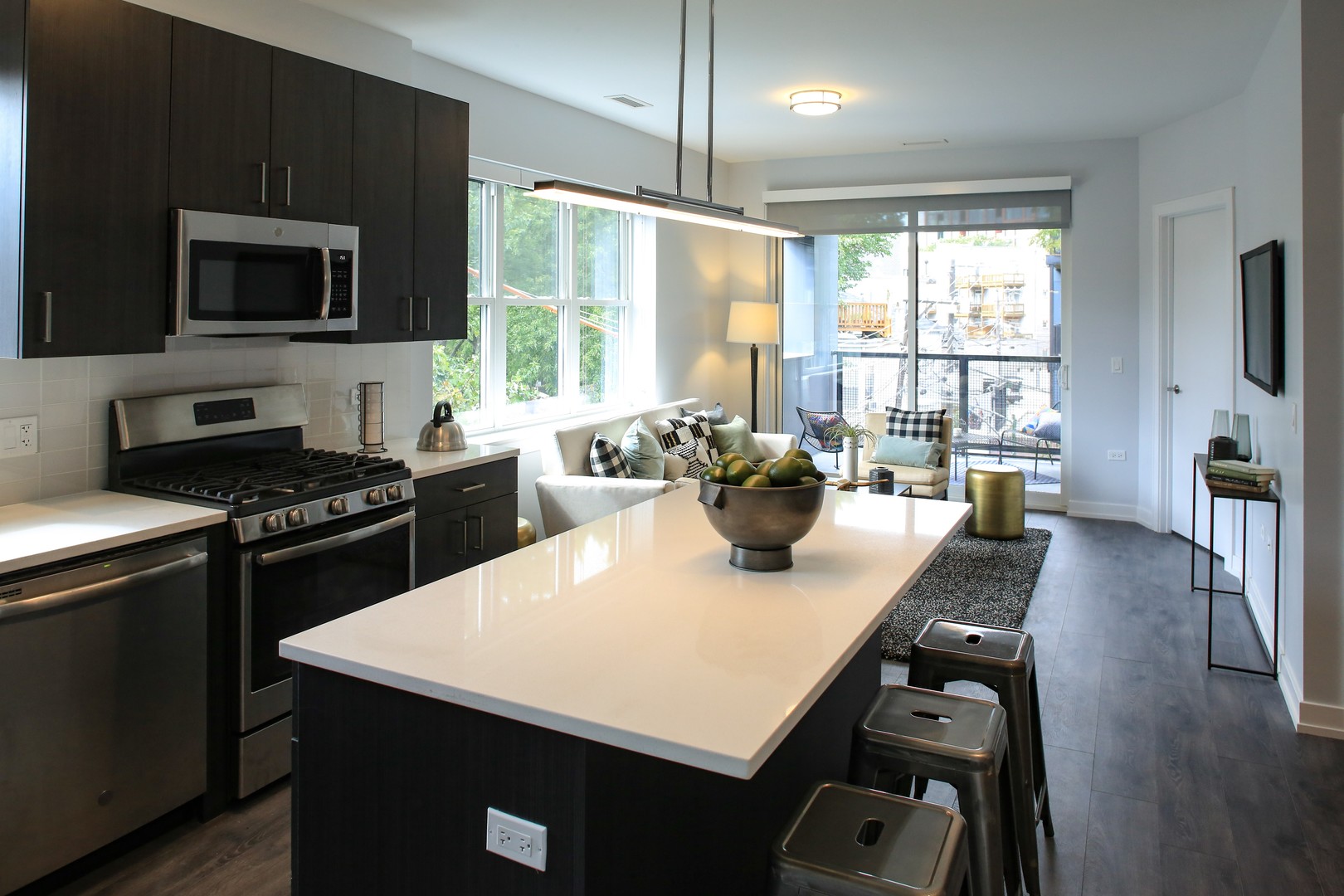 909 W Montana Street 403