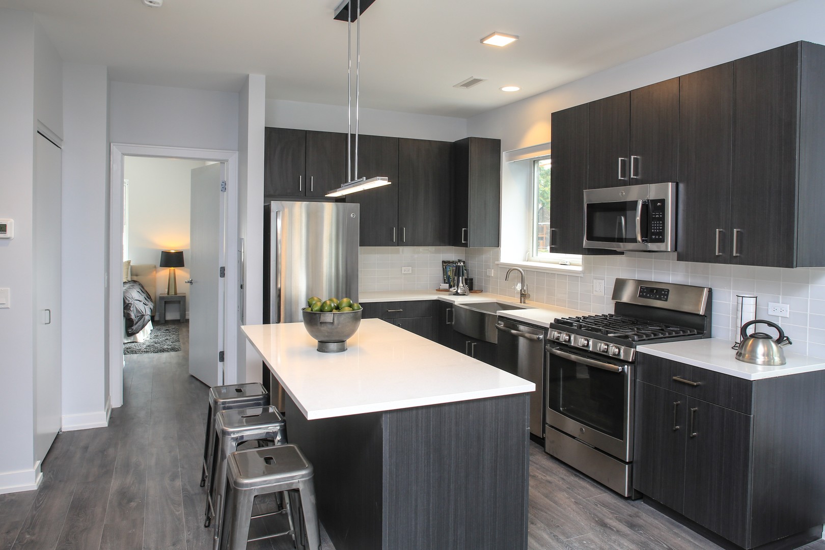 909 W Montana Street 403