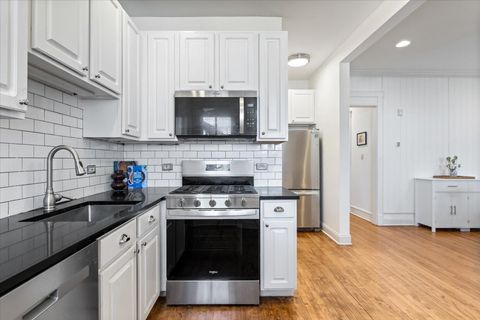 Tiny photo for 1418 W Rosemont Avenue #1W, Chicago, IL 60660 (MLS # 12584463)